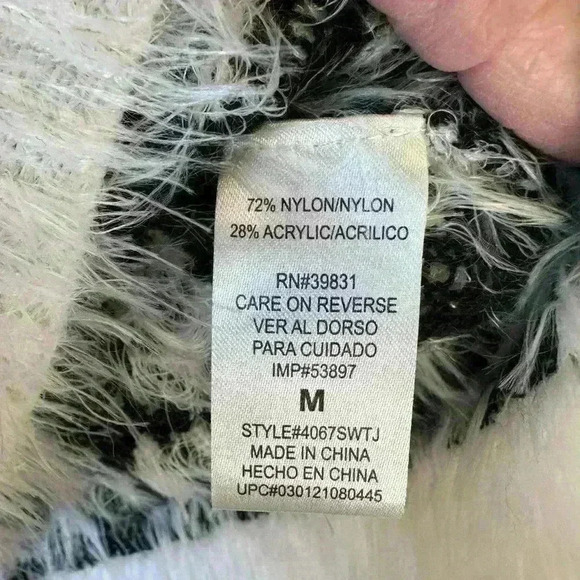 Takara Women’s‎ Sz M Cheetah Fuzzy Eyelash Black White Multi Cheetah Sweater - Picture 4 of 9